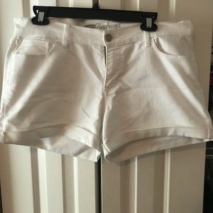 Old navy white boyfriend shorts